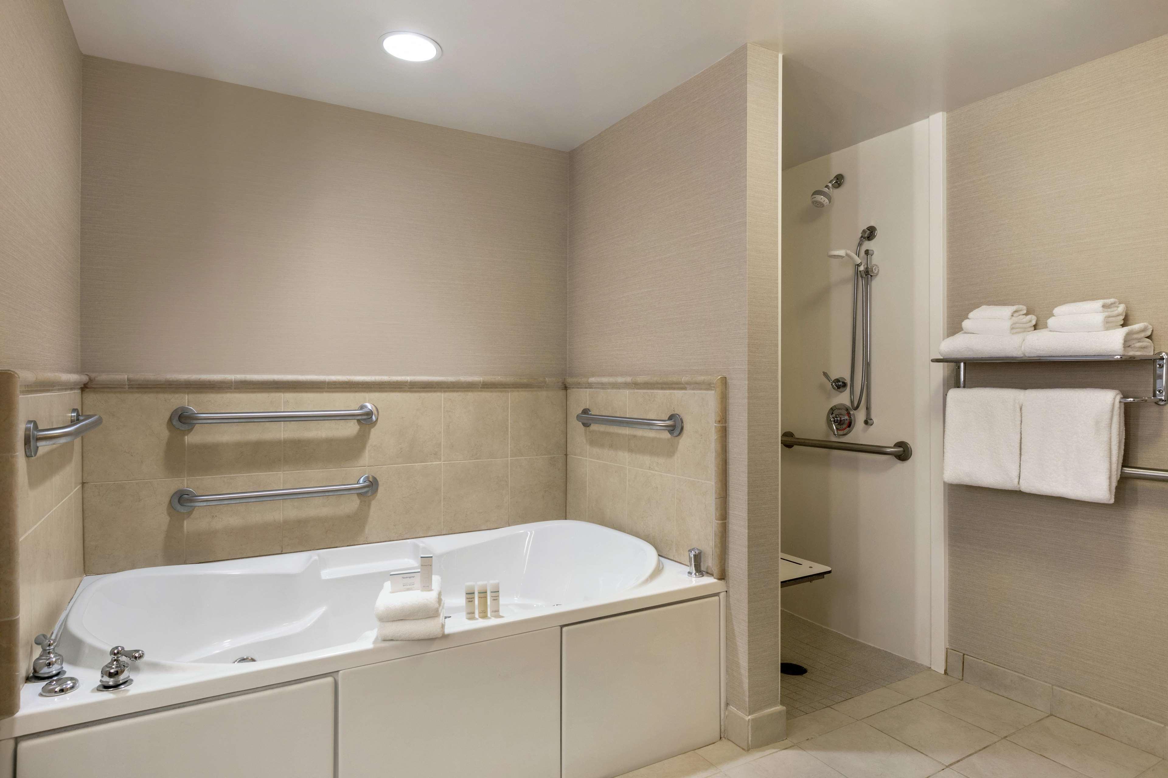 Hilton Garden Inn Harrisburg East Екстер'єр фото